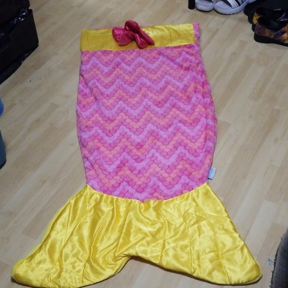 Adult Mermaid Snuggie